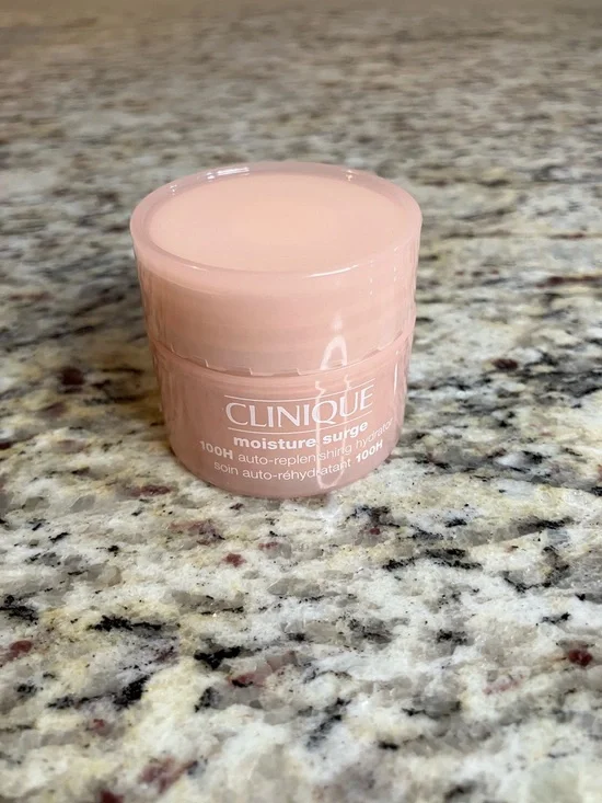 Clinique Skincare & Makeup Set New Moisture Surge SPF 50 Lipstick Bag Bundle - Picture 10 of 16